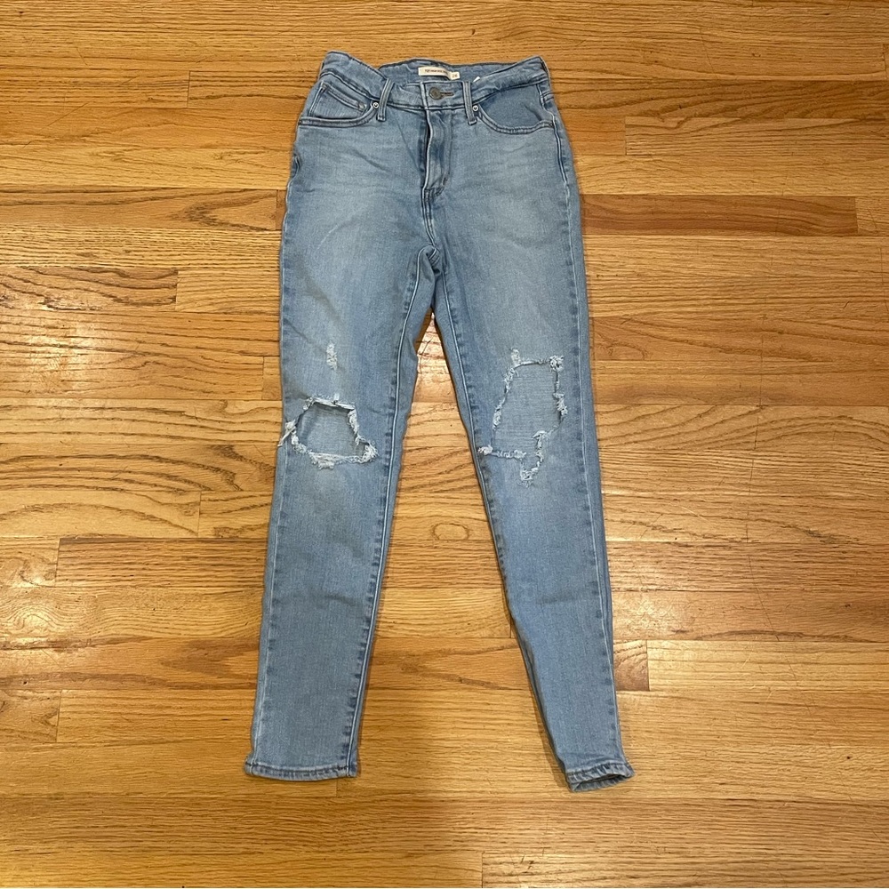 Levi’s 721 High Rise Skinny 26 Light Wash Jeans